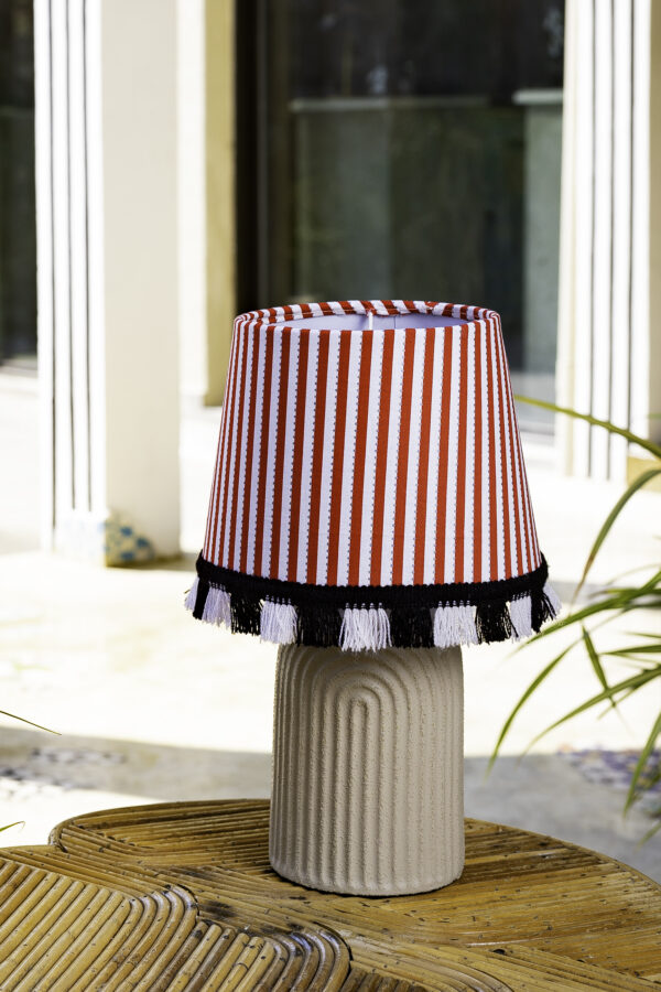 Berry table lamp